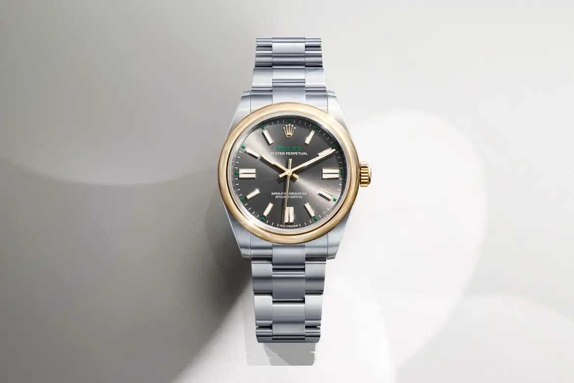 rolex-oyster-perpetual-cover-m134303-0001-portrait