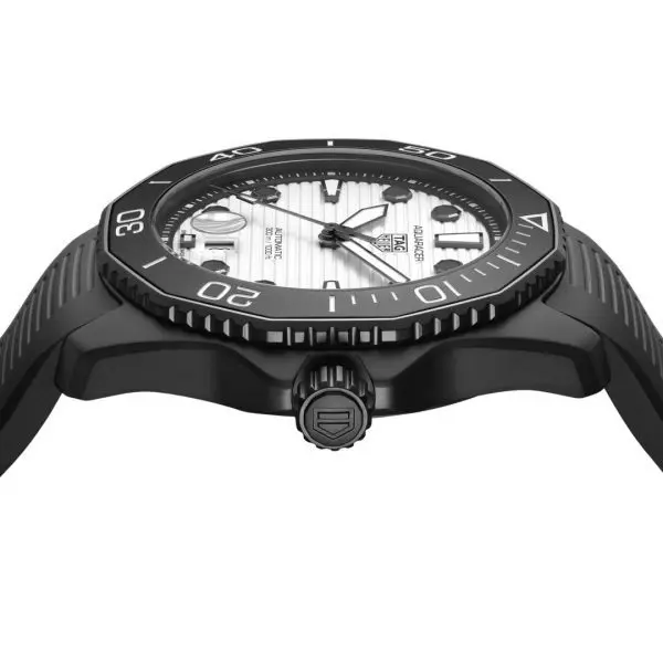 aquaracer night diver
