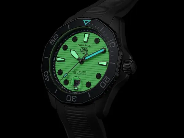 aquaracer night diver