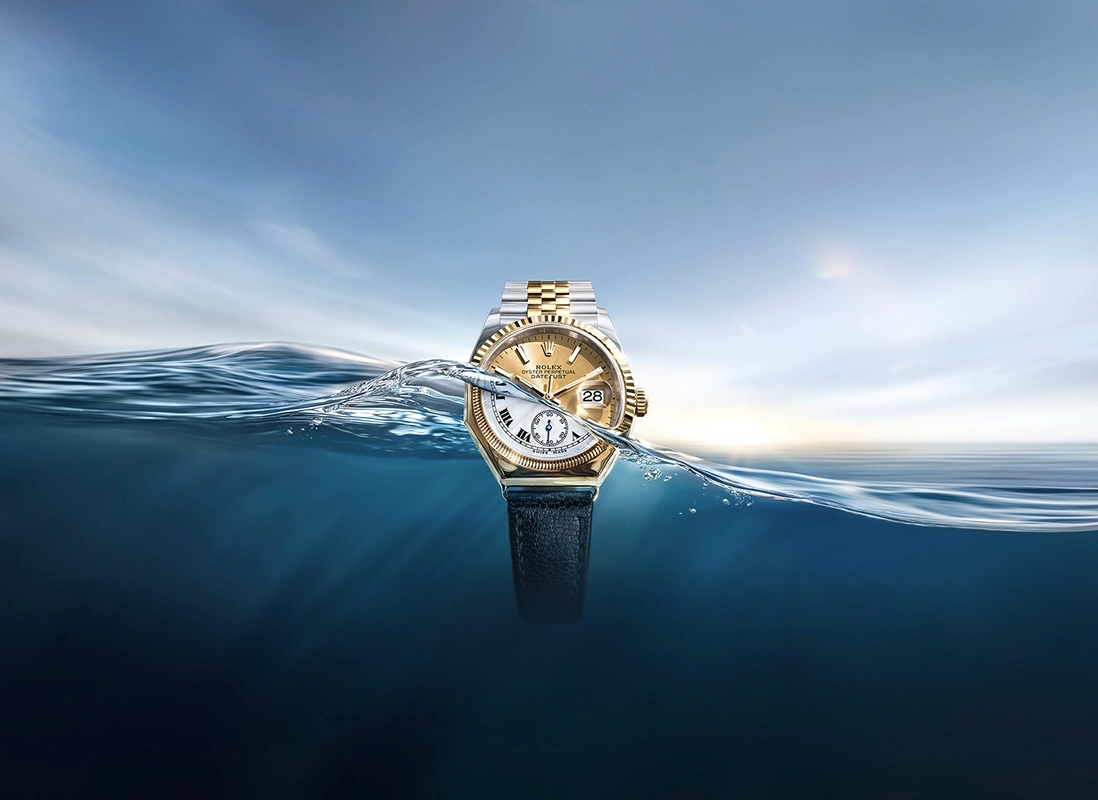 discover-rolex-oyster-story-m126233-0015_first_oyster_octagonal_1926_2604_0001-portrait