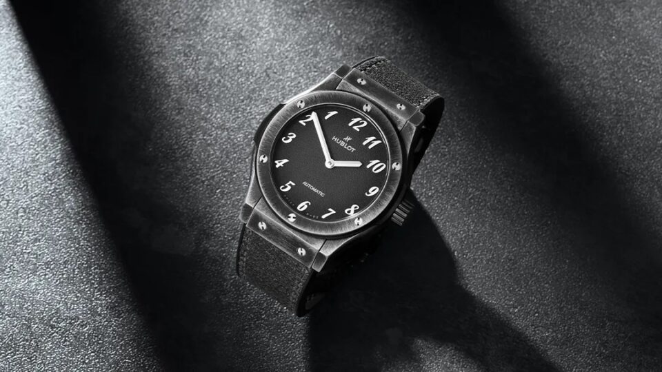 imgi_375_THG_Hublot_Classic-Fusion_Titanium-Retroverse-Special-Editions_Black