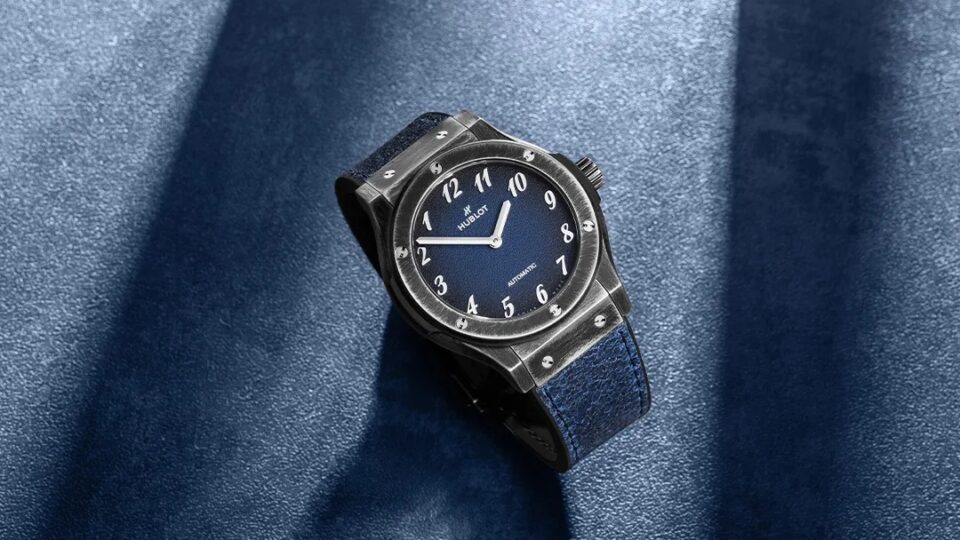 imgi_376_THG_Hublot_Classic-Fusion_Titanium-Retroverse-Special-Editions_Blue