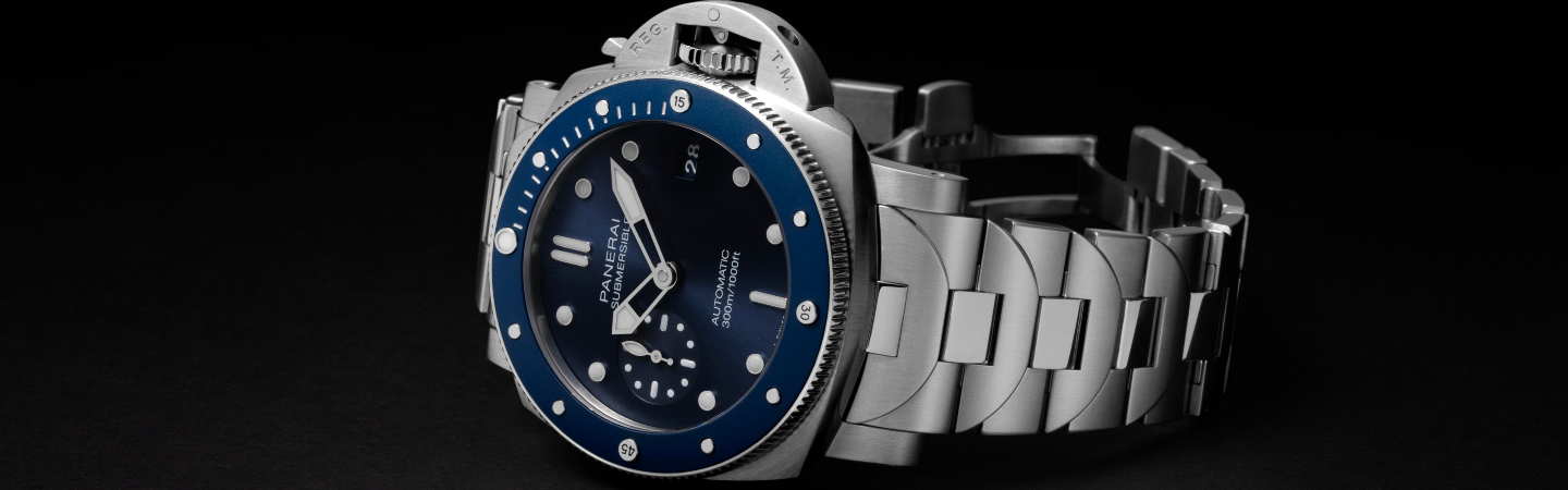 Panerai Submersible Blu Notte Comes with The New Bracelet Design