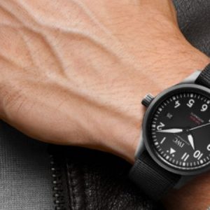 5 Best Black Watches for Men for Any Vacation